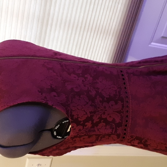 Maroon sleeveless dress - Picture 4 of 5